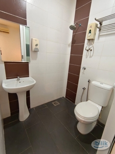 Near to MRT Surian Bilik Sewa attach Private Toilet at Kota Damansara