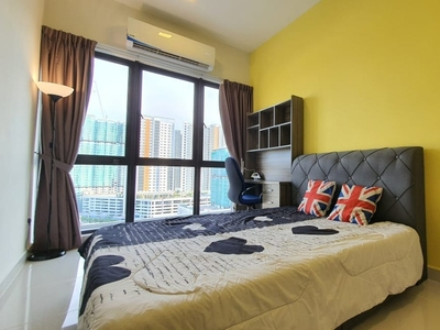 Near to university and airport luxury fully suite for student and airport staff