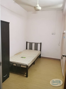 Nice Private Room with WiFi Senawang beside Lotus Seremban Jaya Fully furnished, comfortable and safe, tip top location