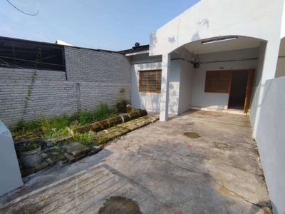 4 Rooms Single Storey Terrace House for Rent