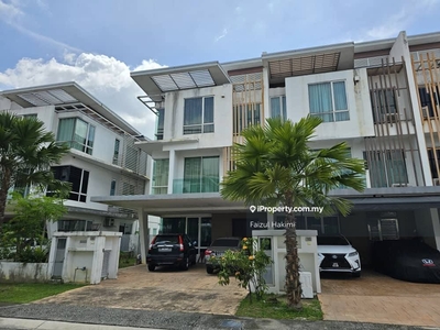 Partially furnished 3 storey terrace in Cyberjaya