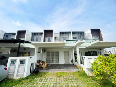 [Ready to move in] 2 Storey Terrace Casaview Cybersouth For Rent