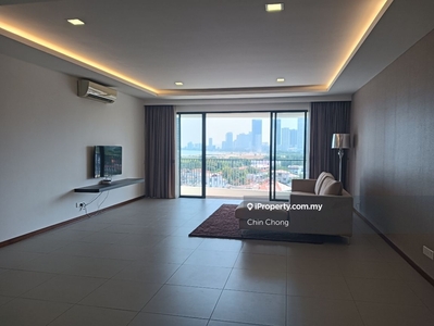 Seaview and city view with spacious living rooms