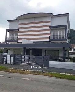 Bercham Tropicana 2.5 Storey Brand New Semi-D With Lift For Sale