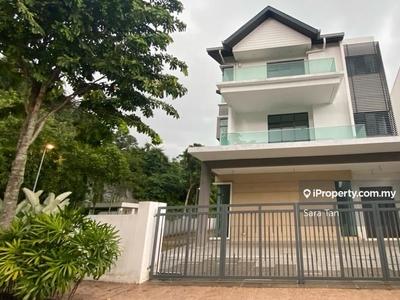 Brand new & Well-maintained unit@Damansara PJ established neighborhood
