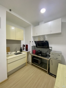 【Female unit Middle Room with Shared Bathroom】