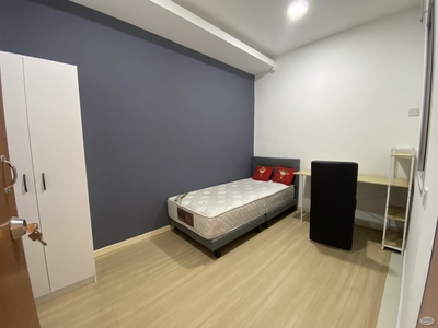 Fully Furnished Middle Room at D'Alpinia, Puchong