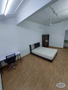Fully Furnished!!! PJ SEAPARK Single Room Include Utilities & LRT Nearby (1Min Walk to LRT) - RM750