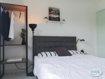 Middle Room at Salvia Apartment, Kota Damansara
