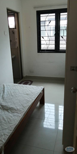 Single Room with attached bathroom at Section 14, Petaling Jaya