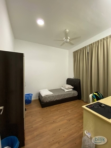 Spacious Single Room Rental Affordable Room Rental with Walking Distance to Uni & Restaurants ‍♂️