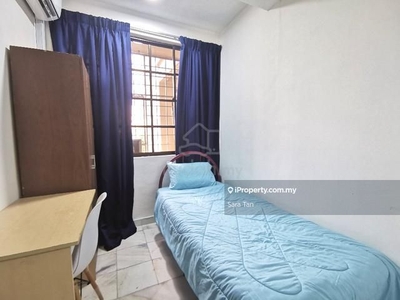 Sunway Court Pjs7 room to rent (Female only unit)