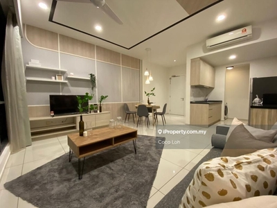 Tastefully ID unit near to Shopping mall and LRT station