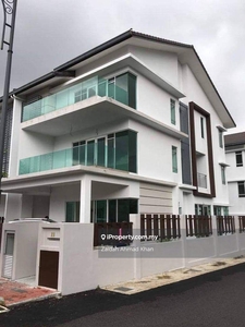 Triple Storey Semi D Corner Lot Residence Puncak Saujana For Sale