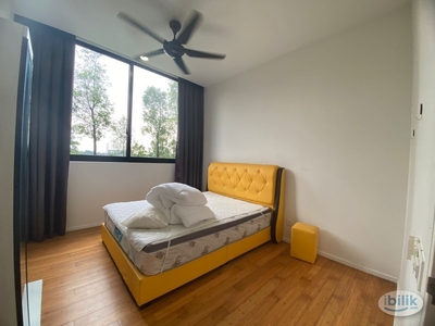 Dream city condominium room for rent