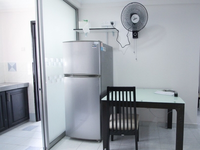 Master room with private bathroom at Kota Damansara PJ✅
