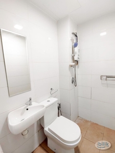 Fully-Furnished Master Room Attached Bathroom for Rent at SkyVille Old Klang Road