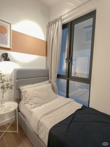 Mini single room with Private smartlocks