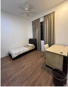Most CHEPEAST SPACIOUS & HOTTEST FULLY FURNISHED Single Room with Aircond ❄️ @ Utropolis Glenmarie inclusive Water and WiFi bills