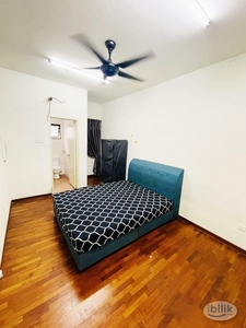 (Private bathroom) Medium room for rent at Puchong