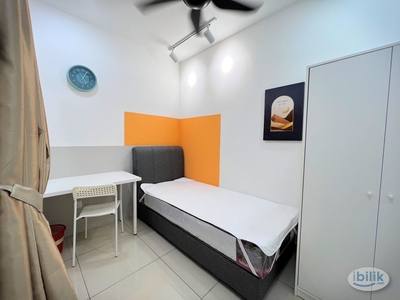 Super Single Bedroom at H2O Residence