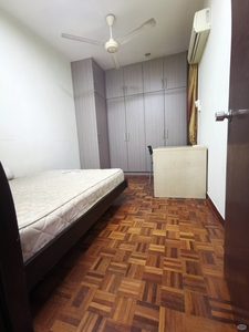 USJ- Room for rent (RM500 included utilities)