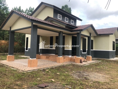 Bungalow House For Sale at Machang