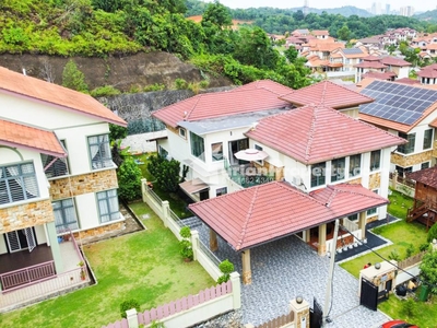 Bungalow House For Sale at Puncak Pinggiran Putra