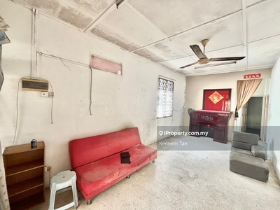 Johor Jaya / Single Storey Terrace House