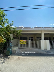 Lorong Seri mahkota maju 1.5 storey house for rent