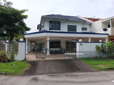 Non bumi corner house in Subang Bestari, Shah Alam. Extended well kept