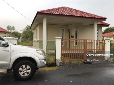 Single storey bungalow For Rent