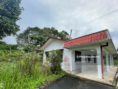 Single Storey Detached house For Rent Located at Jalan Semaba