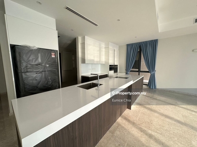 Super cheap ! Luxury Residence facing KLCC view , brand new
