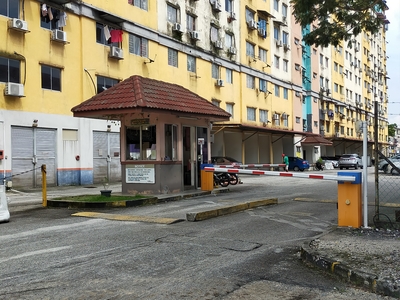 Kinrara Putri,Bandar Kinrara Puchong,Selangor Apartment gated guard with 2 Car Park Cheap Rent