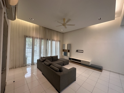 Bandar Bukit Raja 2 Storey House Partially Furnished for Rent