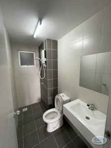 Female Single Private Room (walk to LRT Station)