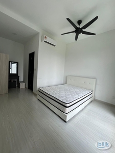 [FREE UTILITIES] Fully Furnished Master Room No Partition Beside Lrt BK5
