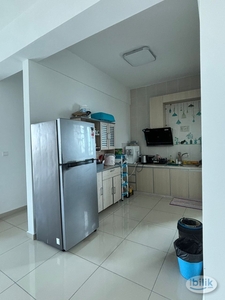 [FREE Wifi] RM550 Middle Room at Solaria Residences for Rent