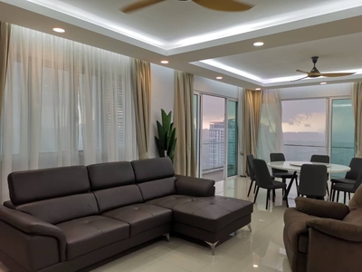Fully Renovated Penthouse Unit in Le Yuan Residence