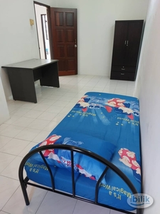 Middle Room For Rental at Taman Lapangan Pelangi , Ipoh