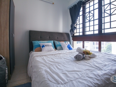 Palm Spring Middle room (original) for rent, near to MRT Surian