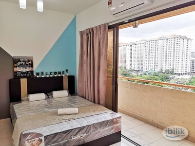 Palm Spring Middle room with balcony for rent, near to MRT Surian