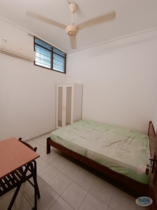 Private Room Near Botani, Gunung Rapat & Airport