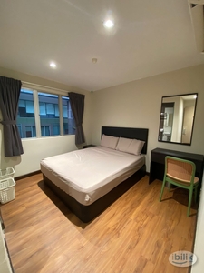 [ RM 718 Per Month ONLY with ZERO DEPOSIT ] CoLiving Hotel Master Room at Klang, Selangor - Drive to I-City / I-Central only 5 Mins