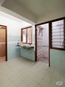 WHOLE EMPTY Single Room (For Foreign Worker) at Mutiara Damansara, Petaling Jaya