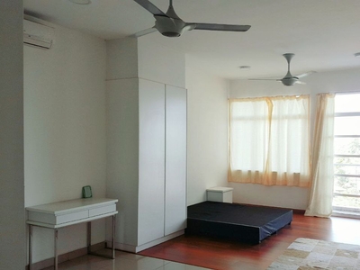Nusa Heights/ Studio/ Near Second Link/ Good Condition/ Cheapest