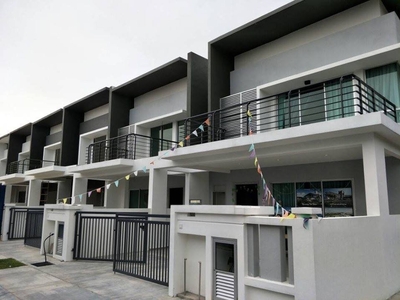 Puchong BELOW MARKET PRICE 60% [Freehold Double Storey]