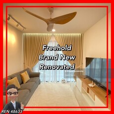 Brand New / Renovated / Fully furnished / 3 Carparks