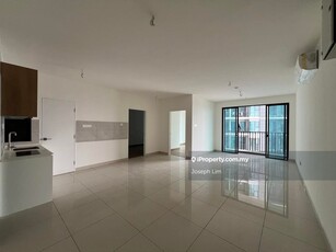 Brand New Unit, Walk to LRT station and Citta Mall, Balcony and Yard